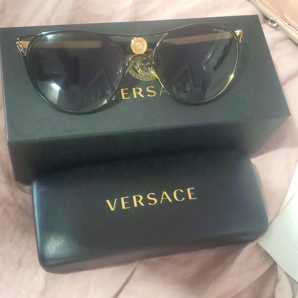 VERSACEMedusa Greca Cat-Eye polarized Sunglasses